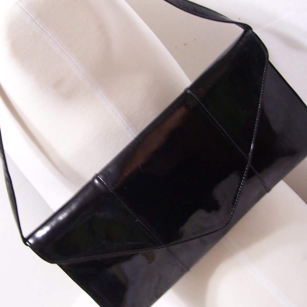 Fashion Handbag Faux Black Patent Leather NWOT Clutch with removal Strap